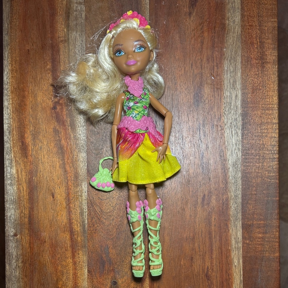 Ever After High Doll Nina Thumbelina